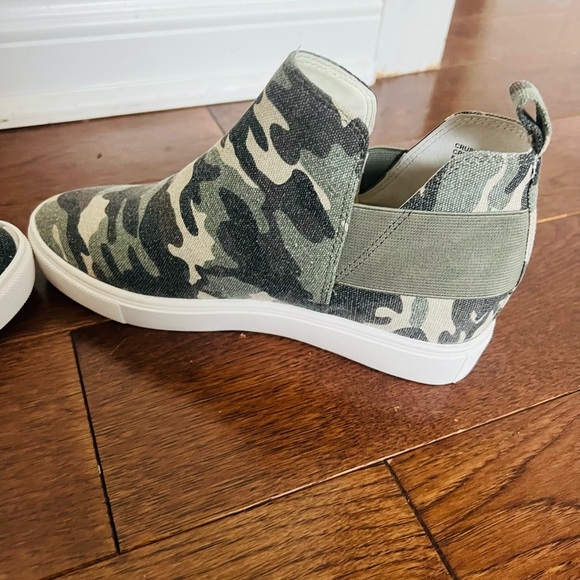 Steve Madden Green and Gray High-Top Sneakers size 8 - Picture 8 of 9